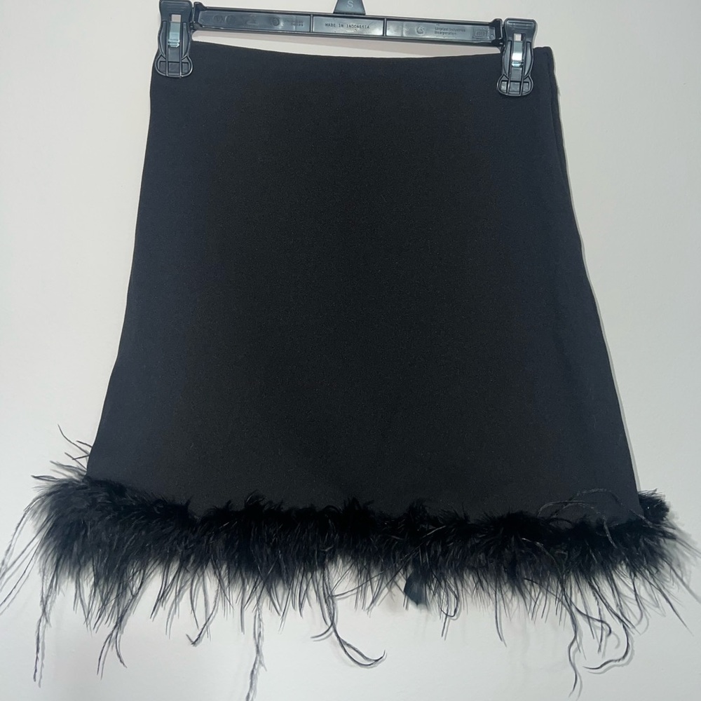 Black Feather Trim Cami Top&Skirt - Picture 5 of 5